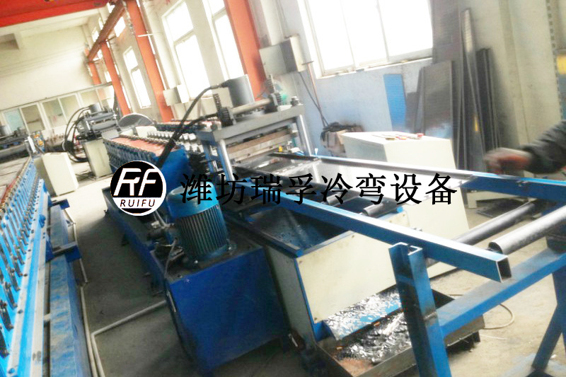貨架型材設備 (8).jpg