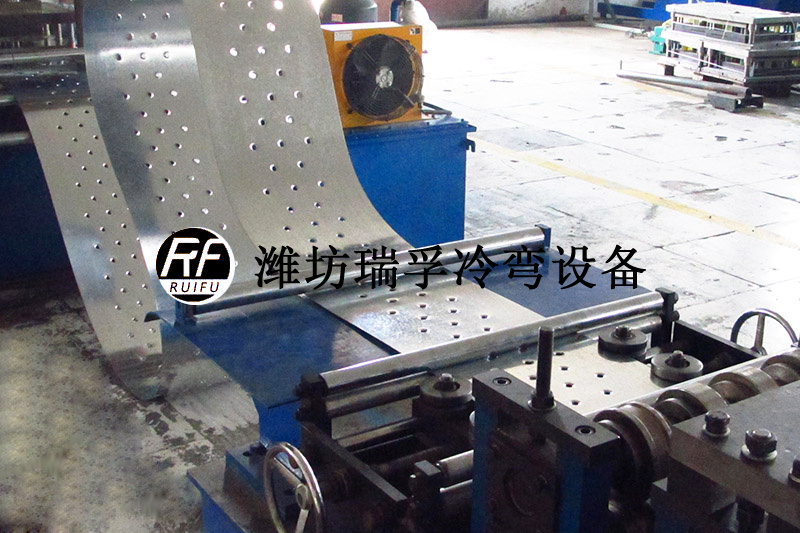 腳踏板成型設備-自動換型