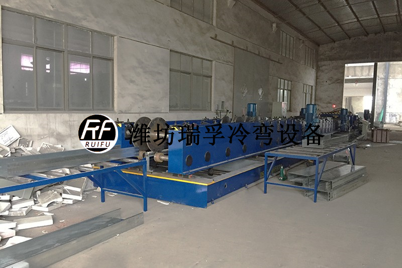 4 托盤式橋架設備—1000型.jpg