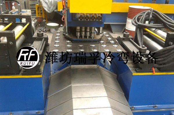 立體車庫邊梁數控沖設備
