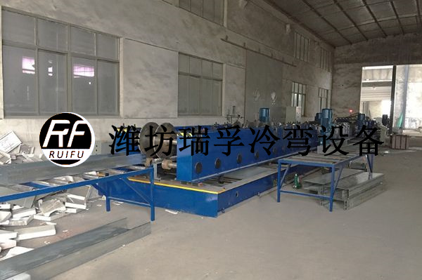 托盤式橋架設備—1000型