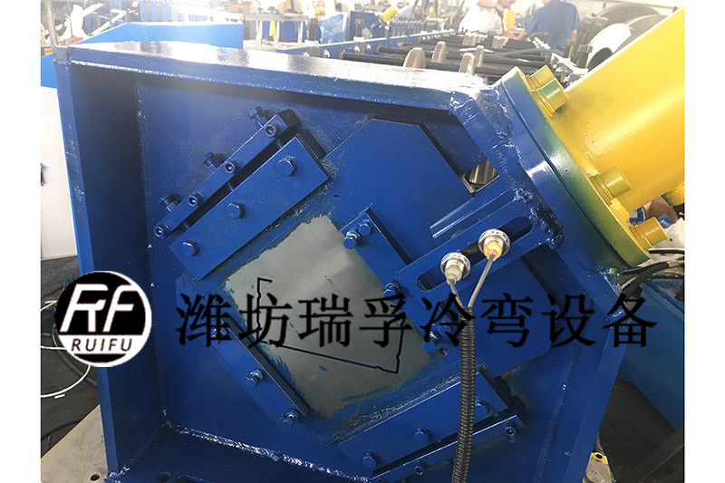 小橋架設備-200X100壓筋型.jpg