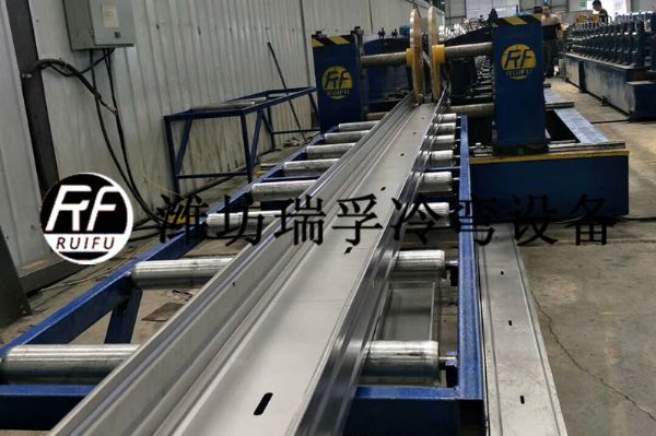 托盤式電纜橋架設備-大跨距